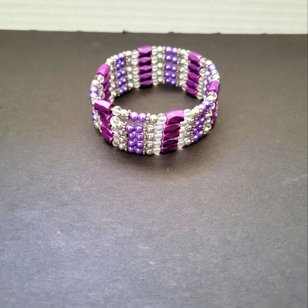 Magnetic jewelry accessory